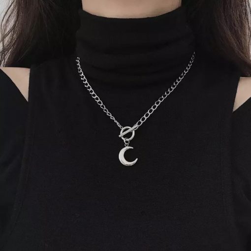 Collier Lune Gothique