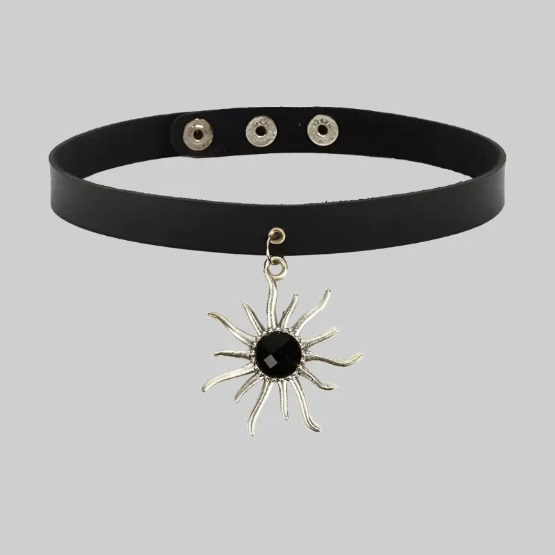 Collier Pierre Gothique